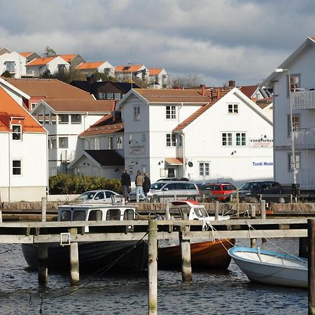 Grebbestads Vandrarhem Exterior foto